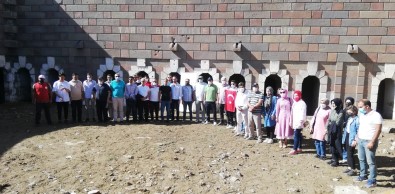 Tarihi Tabyada Siir Söleni