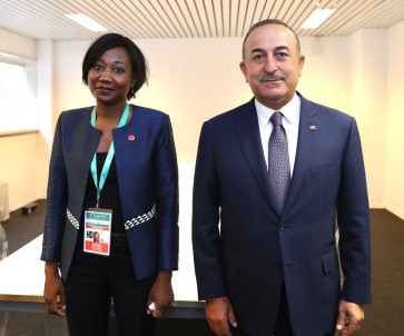 Bakan Çavusoglu, Orta Afrika Cumhuriyeti Disisleri Bakani Temon Ile Görüstü