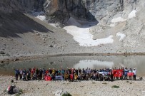 KRATER GÖLÜ - Dogaseverler Yürüyüs Etkinliginde Bulustu