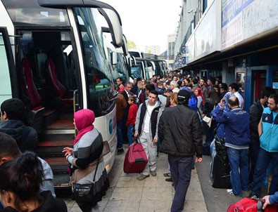 Otogarda bayram hareketliliği!