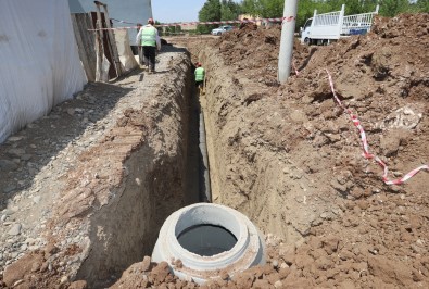 Sur Karpuzlu Mahallesinde Altyapi Çalismalari Hiz Kazandi