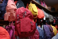 TATİL SEZONU - Tatilcilerin Tercihi; 'Parasüt Kumasli Çanta'