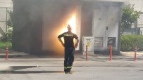 POLİS EKİPLERİ - Trafo Yangini Korkuttu