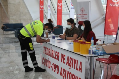 Yüksek Hizli Tren Gari'nda Covid-19 Asilamasi