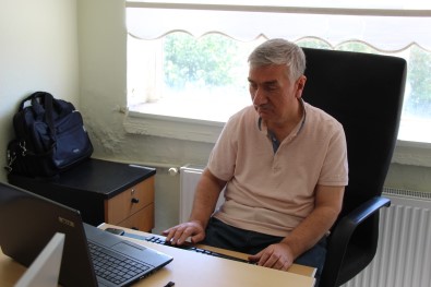 32 Yildir Görme Engelli Ögretmen Hayatini Anlatan Kitap Yazdi