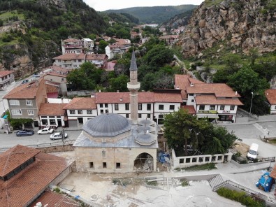 Asirlara Meydana Okuyan Camiler, Bu Yöntemle Ayakta Kaliyor