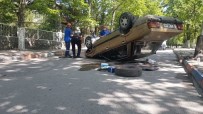 POLİS - Aydinlatma Diregine Çarpip Ters Dönen Otomobil Sürücüsü 400 Promil Alkollü Çikti