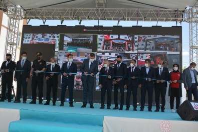 Bakan Selçuk Açiklamasi 'Hakkari'nin Tokyo Ve Paris Ile Yarismasini Istiyorum'