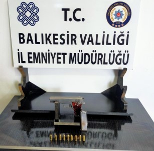 Balikesir'de 30 Gözalti