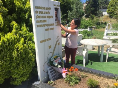 Baris Akarsu Dogum Yil Dönümünde Kabri Basinda Anildi