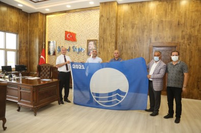 Baskan Akman, 4. Kez Hak Kazanilan 'Mavi Bayragi' Teslim Aldi