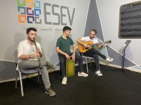 ESENLER BELEDİYESİ - Bu Okul Türkiye Çapinda Müzisyenler Yetistiriyor