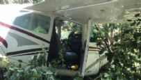  BURSA'DA DÜŞEN EĞİTİM UÇAĞI - Bursa'da eğitim uçağı bahçeye indi!