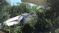 POLİS - Bursa'da Egitim Uçagi Havalimani Yerine Meyve Bahçesine Indi Açiklamasi 2 Yarali