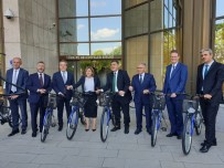 BÜYÜKELÇİLER - Büyükkiliç'tan Avrupali Büyükelçiler Ile Birlikte Bisiklet Farkindaligi