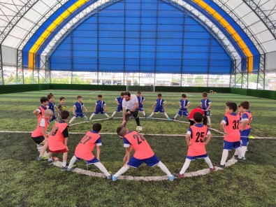 Derince'de Bir Spor Tesisi Daha Açiliyor