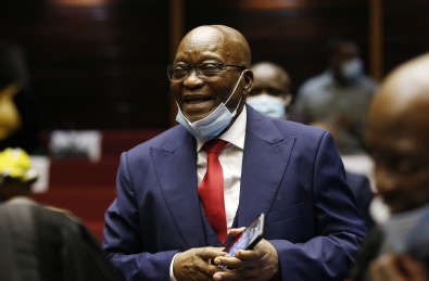 Eski Güney Afrika Cumhurbaskani Zuma'ya 15 Ay Hapis Cezasi