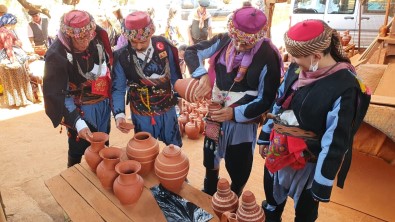 Karacasu'da Çalistay Ve Festival Coskusu Basladi