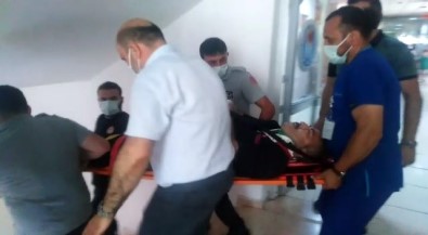 Merdivenden Düserek Yaralandi