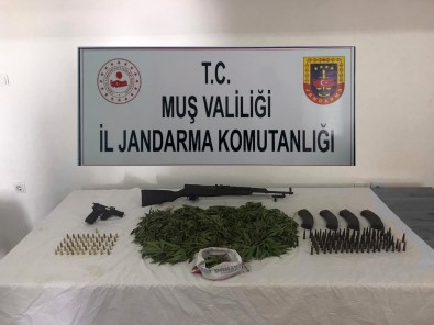 Mus'ta Uyusturucu Ve Silah Kaçakçiligi Operasyonu Açiklamasi 5 Gözalti