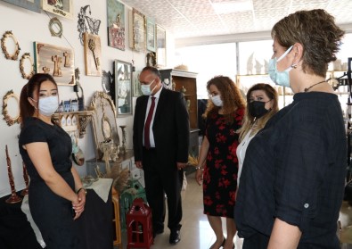 (Özel) - Aldigi Egitimle Kentin Ilk Mozaik Sanat Atölyesini Kurdu