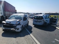 TİCARİ ARAÇ - Silivri'de Iki Araç Çarpisti Açiklamasi 3 Kisinin Yaralandigi Kaza Nedeniyle E-5'Te Trafik Kilitlendi