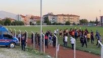 BELEDİYESPOR - Taraftarlar Arasinda Çikan Kavgaya Polis Ve Jandarma Biber Gazi Ile Müdahale Etti
