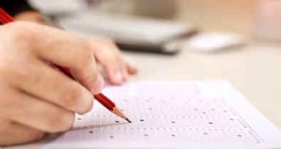 YKS'ye giren başörtülü öğrenciye gözetmenlerden psikolojik şiddet!