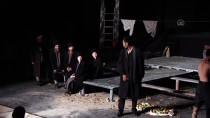 DEVLET TİYATROSU - 11. Antalya Uluslararasi Tiyatro Festivali'nde 'Yalnizlik' Oyunu Sahnelendi