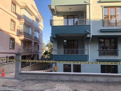 Asansör Bosluguna Düsen Isçi Hayatini Kaybetti