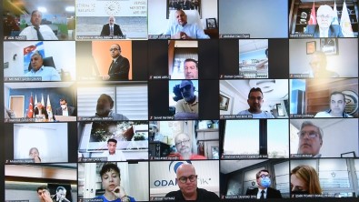 Bakan Karaismailoglu, Izmir Ticaret Odasi Meclis Toplantisi'na Video Konferansla Katildi