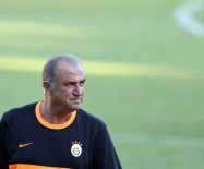 METİN OKTAY - Galatasaray Yeni Sezon Hazirliklarini Sürdürdü
