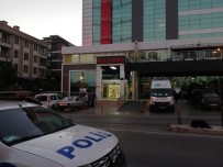 Izmir'de Silahla Gögsünden Vurulan Kisi Yasamini Yitirdi