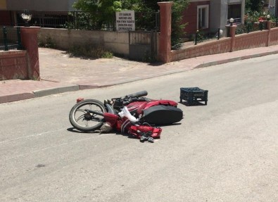 Kaza Yapan Ehliyetsiz Sürücü Yaralandi
