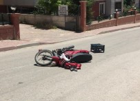 ATAKENT - Kaza Yapan Ehliyetsiz Sürücü Yaralandi