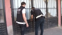 KAÇAK - Maltepe'de Kaçak Cinsel Içerikli Ürün Üreten Depoya Baskin