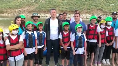 Milli Egitim Bakani Ziya Selçuk Hakkari'de Gençlerle Rafting Yapti Açiklamasi