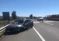 Otomobil Çelik Bariyere Çarpti Açiklamasi 2 Yarali