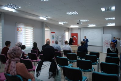 Pazaryeri'nde Gençler Için Hazirlanan 'Kahve Tadinda Satirlar' Projesi Tanitildi