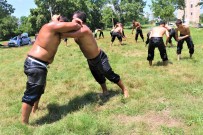 EDİRNE - Pehlivanlar 35 Derece Sicakta Kirkpinar'a Hazirlaniyor