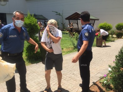 Rezidansta Esi Tarafindan Biçaklanan Koca Öldü