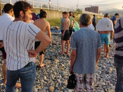 Rize'de Denize Giren 17 Yasindaki Genç Boguldu