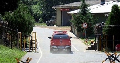 Sakarya'daki askeri kışlada göçük! Çok sayıda ekip sevk edildi...