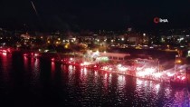 Samsunspor'un 56'Inci Kurulus Yil Dönümünü Taraftarlar Mesale Gösterisi Ile Kutladi