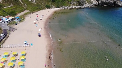 Sile Uzunkum Plaji'nda 'Mavi Bayrak' Dalgalanmaya Basladi