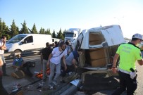 TEM'de Isçi Servisi Ile Otomobil Çarpisti Açiklamasi Çok Sayida Yarali Var