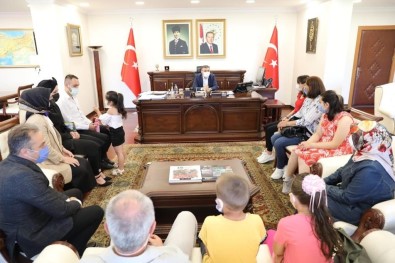 Vali Atay, Koruyucu Aileleri Agirladi