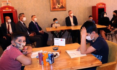 Vali Gül Araban'da Çocuk Kitap Kafe Açilisini Yapti