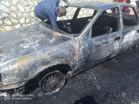 Yanan Otomobil Hurdaya Döndü