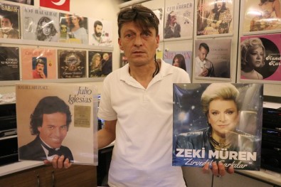 Yarim Asirlik Plaklar Yeniden Kulaklarin Pasini Siliyor